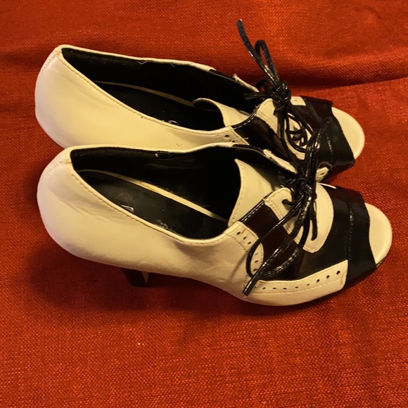 JLO High Heels - Picture 3 of 11